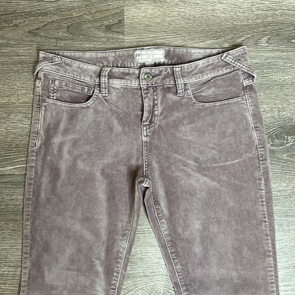 Free People Women’s Mid-Rise Ankle Skinny Velvet Pants in Lilac Sz 29 - Picture 2 of 11